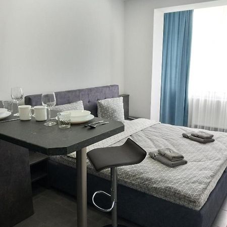 Luxury Central Apartment Uzhhorod Exterior photo