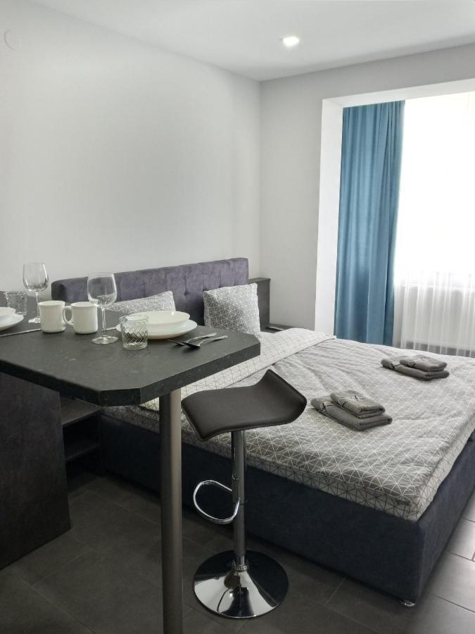 Luxury Central Apartment Uzhhorod Exterior photo